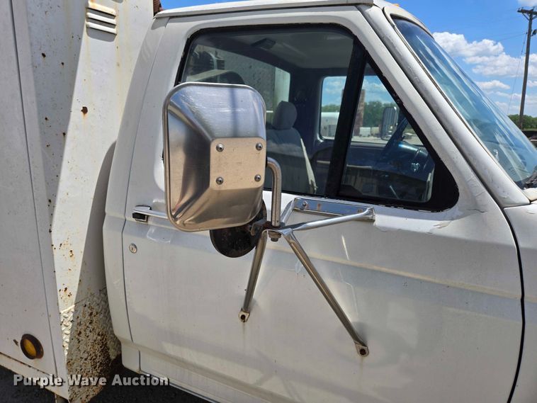 image for item ED1986 1995 Ford F-Super Duty utility / service truck