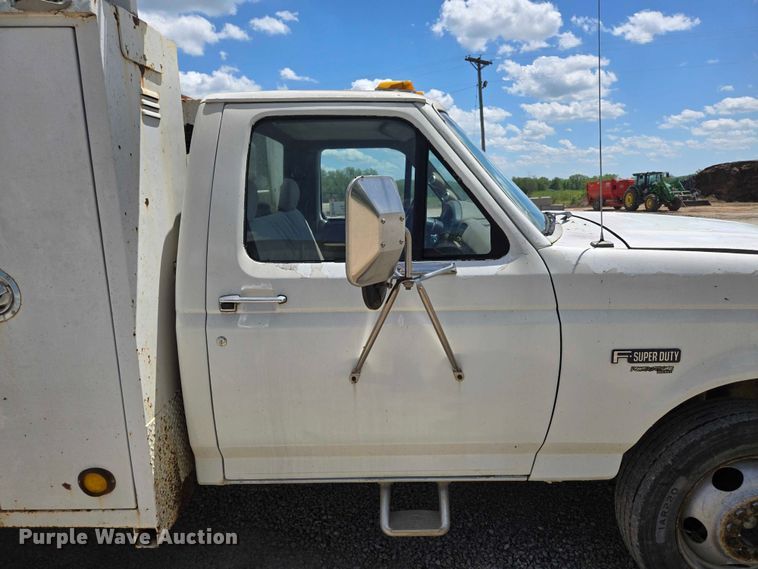 image for item ED1986 1995 Ford F-Super Duty utility / service truck