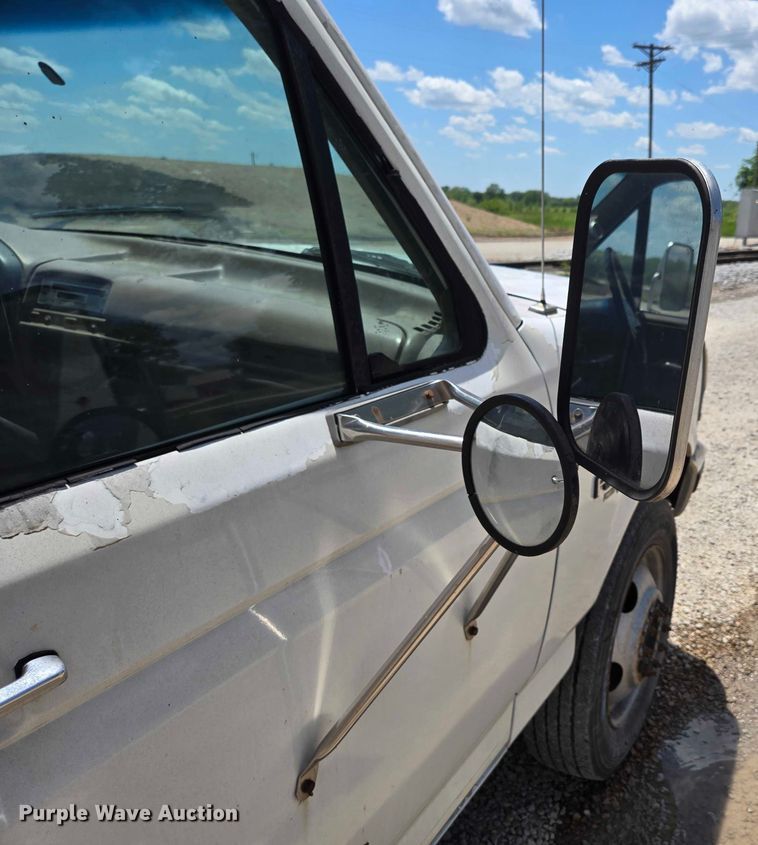 image for item ED1986 1995 Ford F-Super Duty utility / service truck