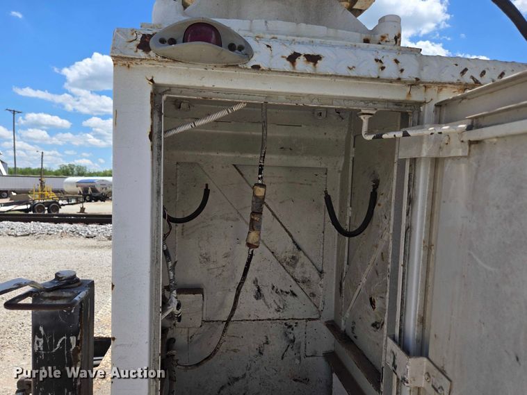 image for item ED1986 1995 Ford F-Super Duty utility / service truck