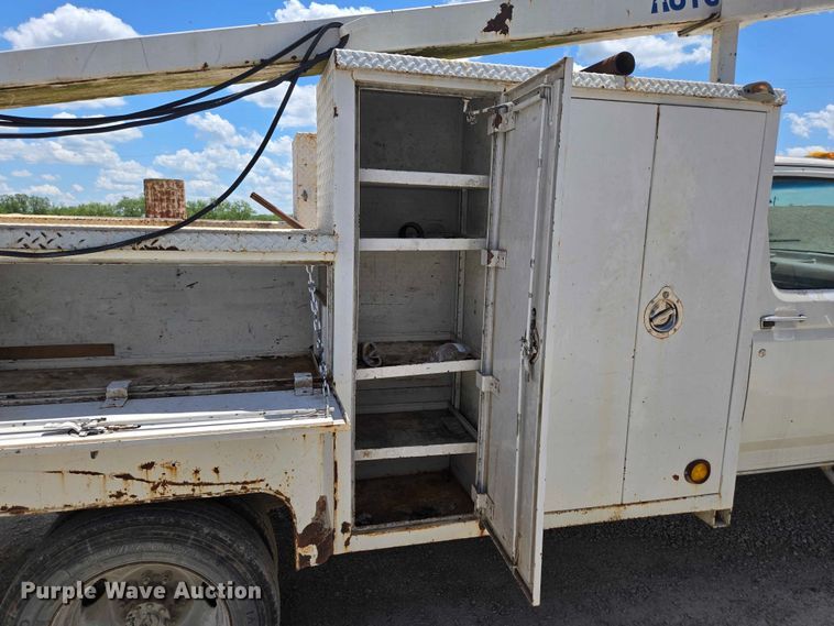 image for item ED1986 1995 Ford F-Super Duty utility / service truck