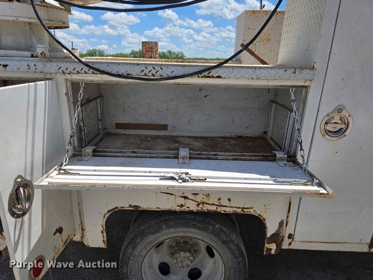 image for item ED1986 1995 Ford F-Super Duty utility / service truck