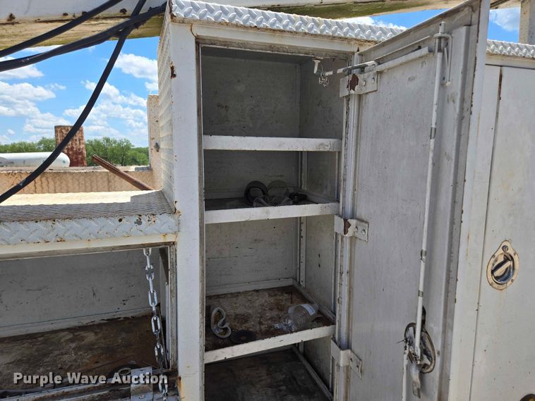 image for item ED1986 1995 Ford F-Super Duty utility / service truck