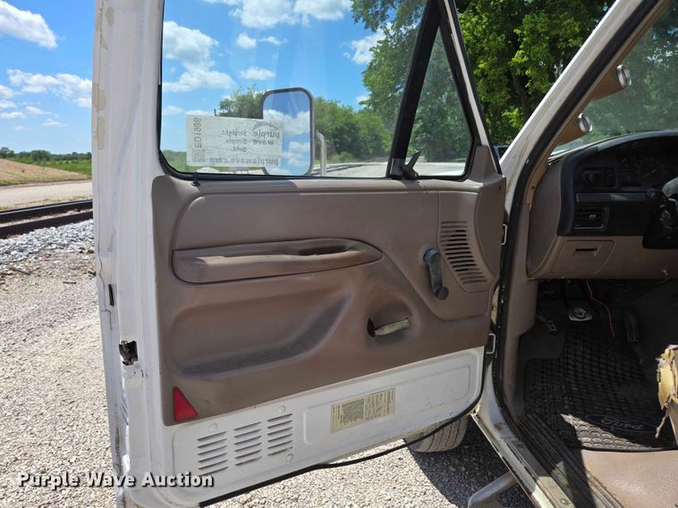 image for item ED1986 1995 Ford F-Super Duty utility / service truck