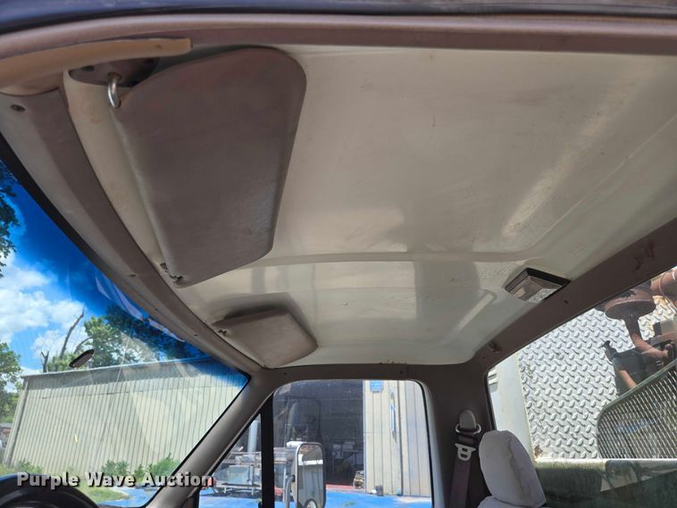 image for item ED1986 1995 Ford F-Super Duty utility / service truck