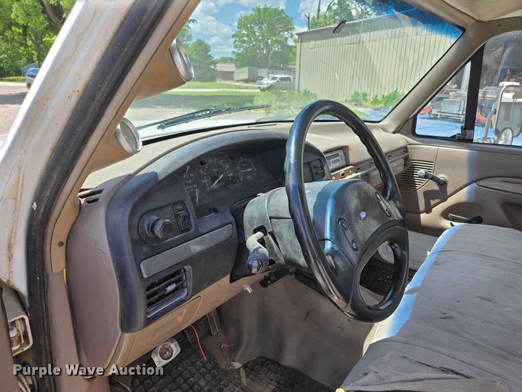 image for item ED1986 1995 Ford F-Super Duty utility / service truck