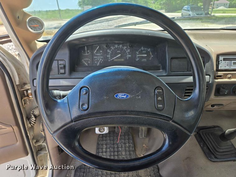 image for item ED1986 1995 Ford F-Super Duty utility / service truck