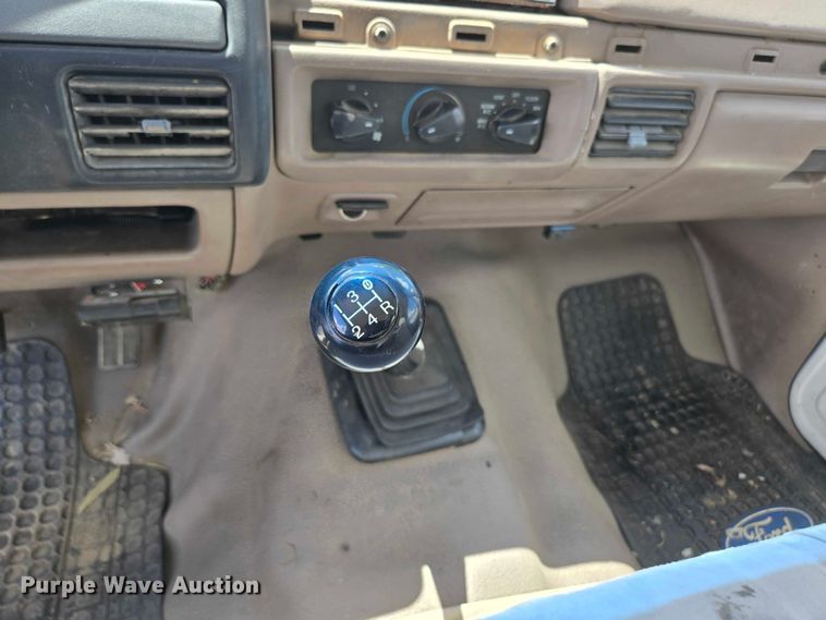 image for item ED1986 1995 Ford F-Super Duty utility / service truck