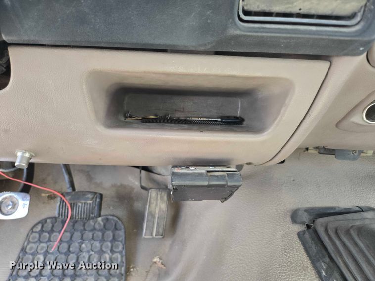 image for item ED1986 1995 Ford F-Super Duty utility / service truck