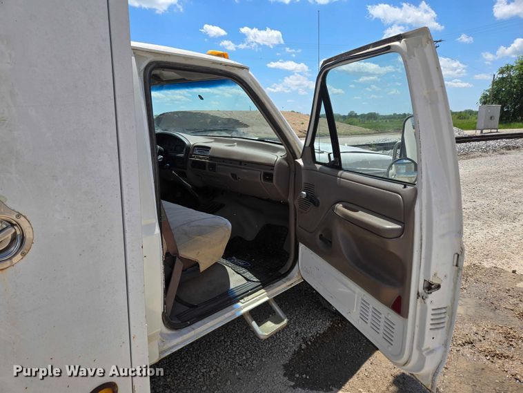 image for item ED1986 1995 Ford F-Super Duty utility / service truck