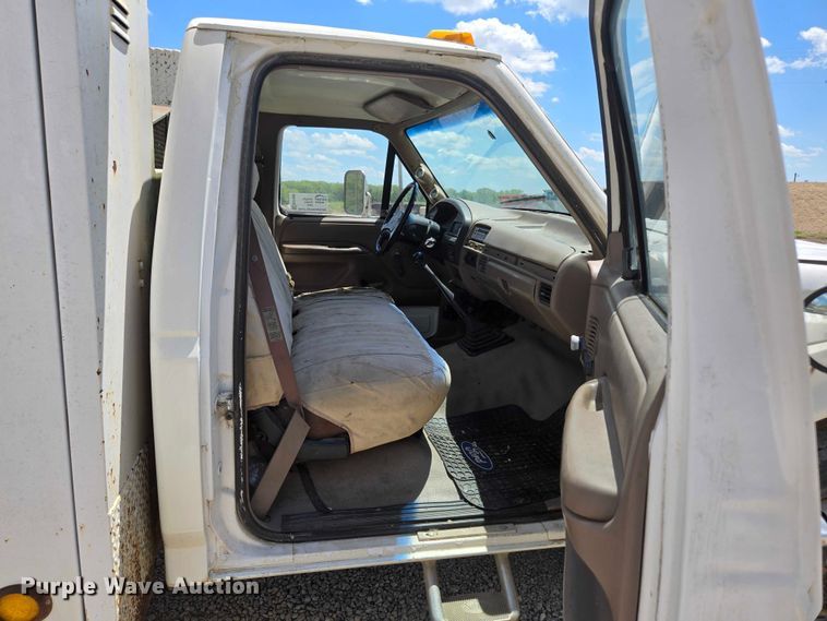 image for item ED1986 1995 Ford F-Super Duty utility / service truck