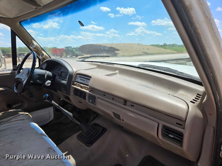 image for item ED1986 1995 Ford F-Super Duty utility / service truck