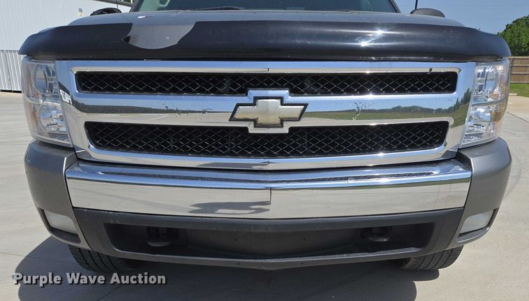 image for item ED1987 2008 Chevrolet Silverado 1500 Ext. Cab pickup truck