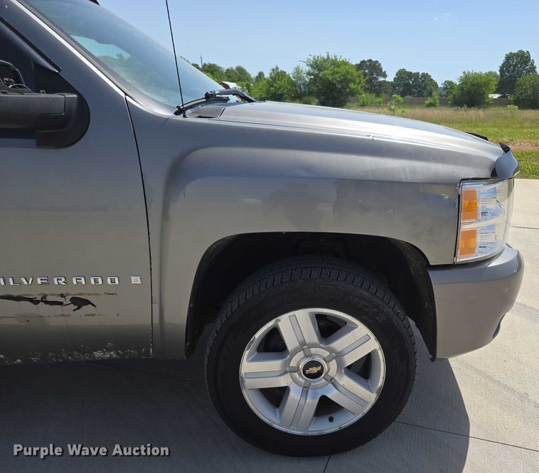 image for item ED1987 2008 Chevrolet Silverado 1500 Ext. Cab pickup truck