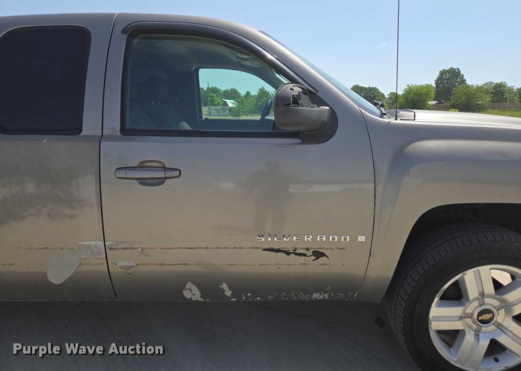 image for item ED1987 2008 Chevrolet Silverado 1500 Ext. Cab pickup truck