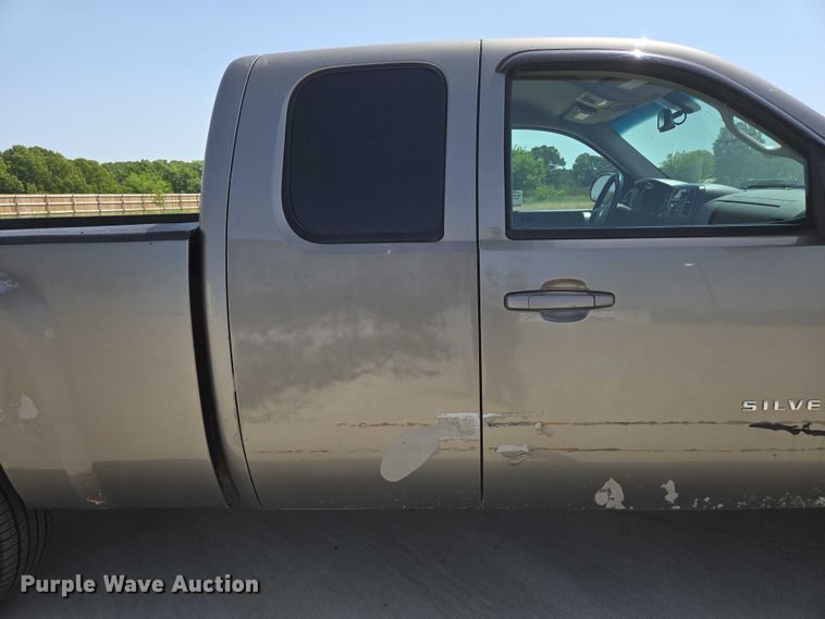 image for item ED1987 2008 Chevrolet Silverado 1500 Ext. Cab pickup truck