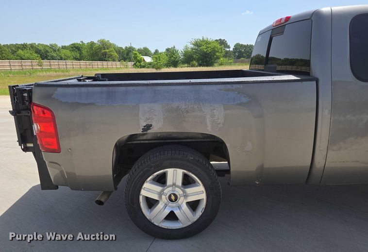 image for item ED1987 2008 Chevrolet Silverado 1500 Ext. Cab pickup truck