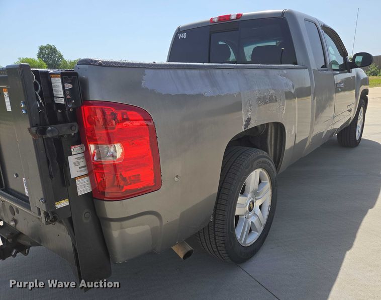 image for item ED1987 2008 Chevrolet Silverado 1500 Ext. Cab pickup truck