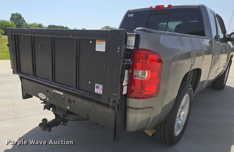 image for item ED1987 2008 Chevrolet Silverado 1500 Ext. Cab pickup truck