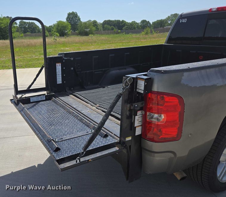 image for item ED1987 2008 Chevrolet Silverado 1500 Ext. Cab pickup truck