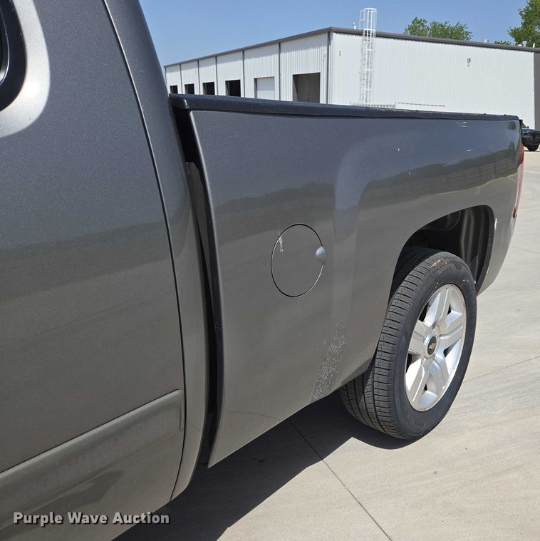 image for item ED1987 2008 Chevrolet Silverado 1500 Ext. Cab pickup truck