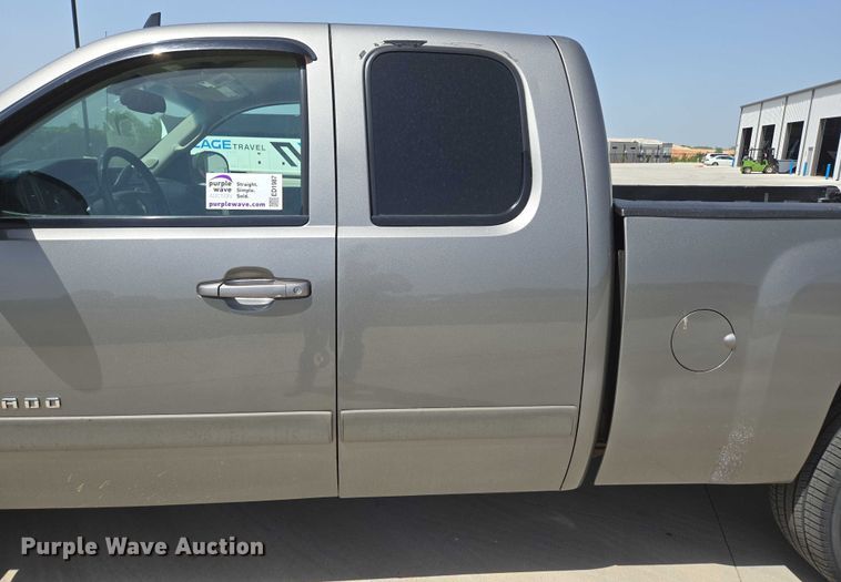 image for item ED1987 2008 Chevrolet Silverado 1500 Ext. Cab pickup truck