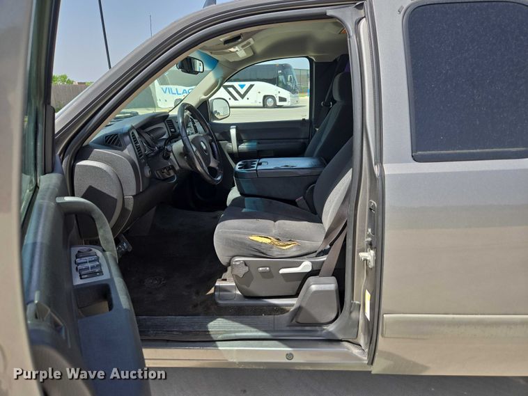 image for item ED1987 2008 Chevrolet Silverado 1500 Ext. Cab pickup truck