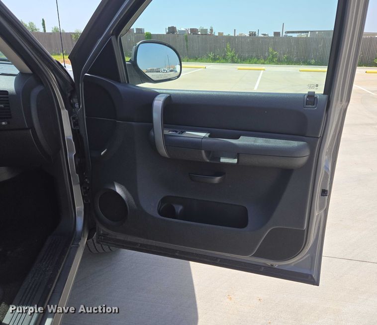 image for item ED1987 2008 Chevrolet Silverado 1500 Ext. Cab pickup truck