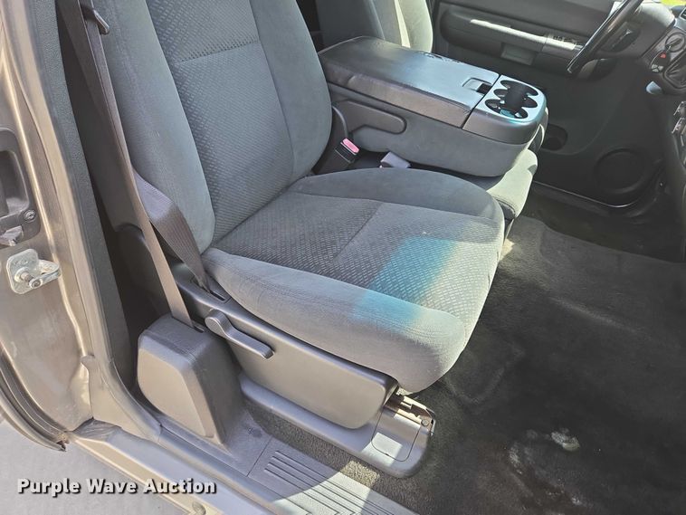 image for item ED1987 2008 Chevrolet Silverado 1500 Ext. Cab pickup truck