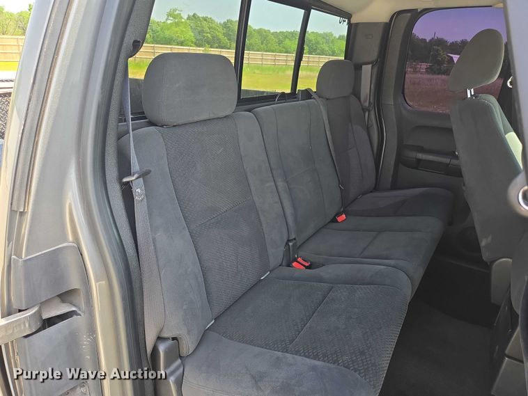 image for item ED1987 2008 Chevrolet Silverado 1500 Ext. Cab pickup truck