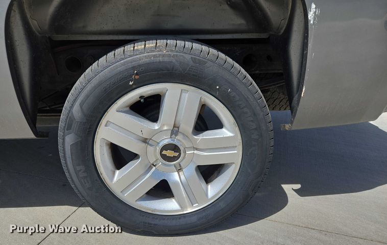 image for item ED1987 2008 Chevrolet Silverado 1500 Ext. Cab pickup truck