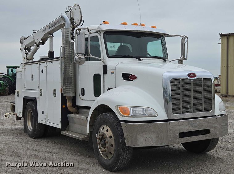 image for item ED1993 2015 Peterbilt PB337 utility / service truck