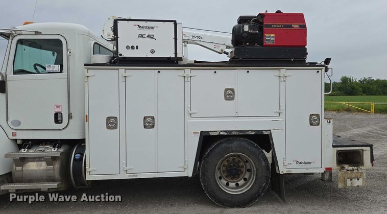 image for item ED1993 2015 Peterbilt PB337 utility / service truck