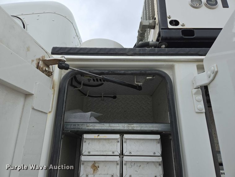 image for item ED1993 2015 Peterbilt PB337 utility / service truck