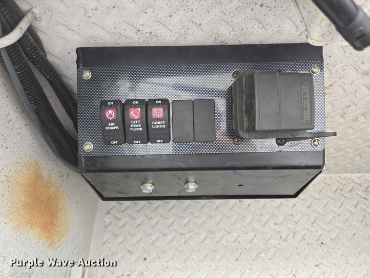 image for item ED1993 2015 Peterbilt PB337 utility / service truck