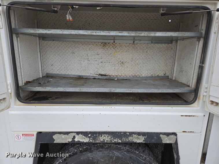 image for item ED1993 2015 Peterbilt PB337 utility / service truck