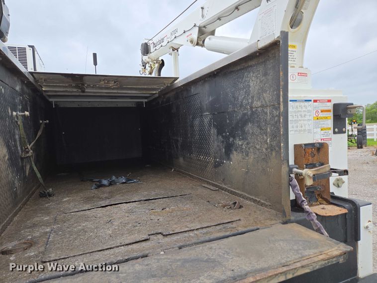 image for item ED1993 2015 Peterbilt PB337 utility / service truck