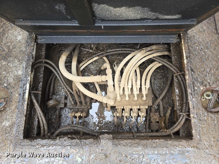 image for item ED1993 2015 Peterbilt PB337 utility / service truck