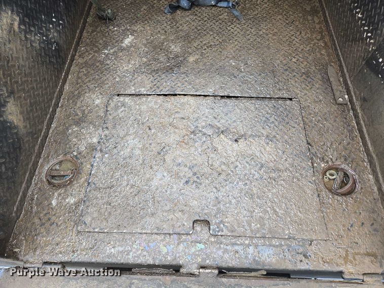 image for item ED1993 2015 Peterbilt PB337 utility / service truck