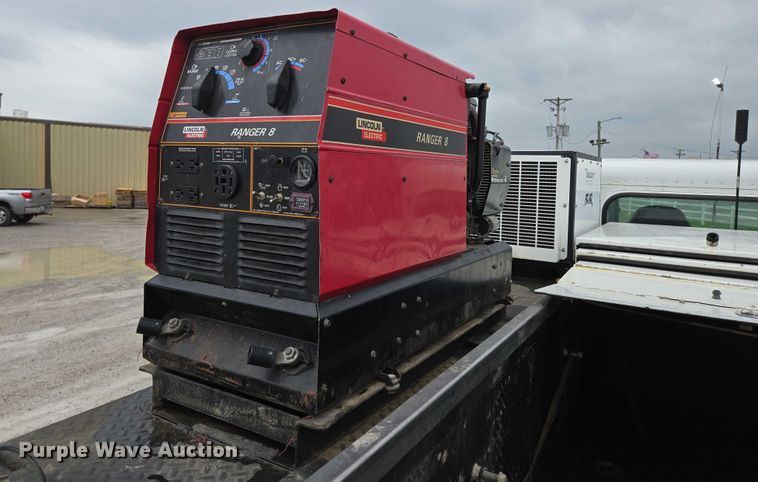 image for item ED1993 2015 Peterbilt PB337 utility / service truck