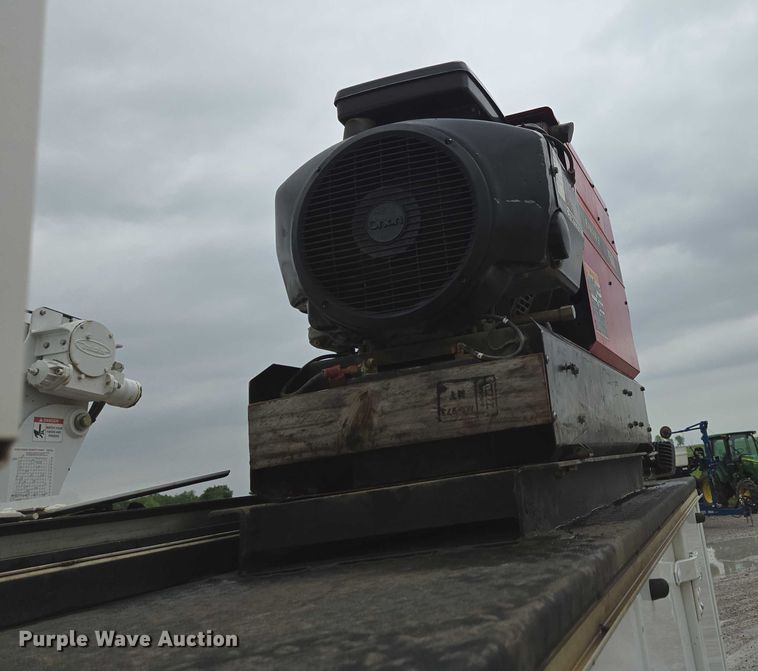 image for item ED1993 2015 Peterbilt PB337 utility / service truck