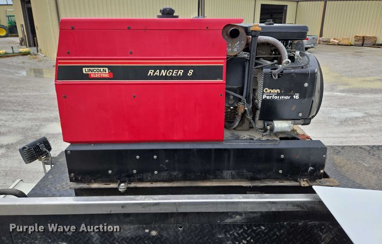 image for item ED1993 2015 Peterbilt PB337 utility / service truck