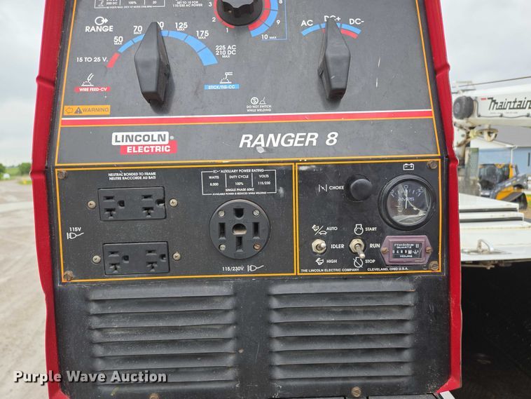 image for item ED1993 2015 Peterbilt PB337 utility / service truck