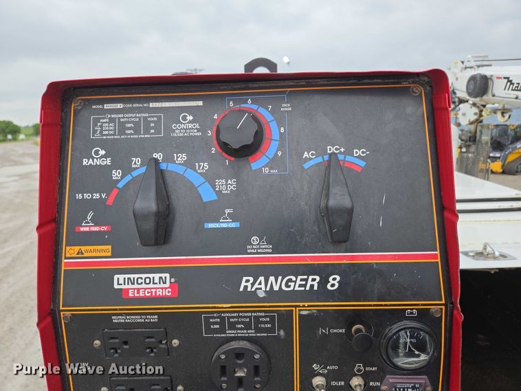 image for item ED1993 2015 Peterbilt PB337 utility / service truck