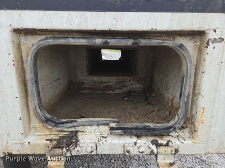 image for item ED1993 2015 Peterbilt PB337 utility / service truck