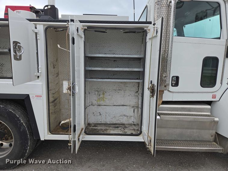 image for item ED1993 2015 Peterbilt PB337 utility / service truck