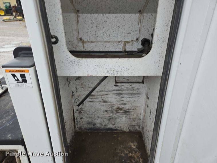 image for item ED1993 2015 Peterbilt PB337 utility / service truck