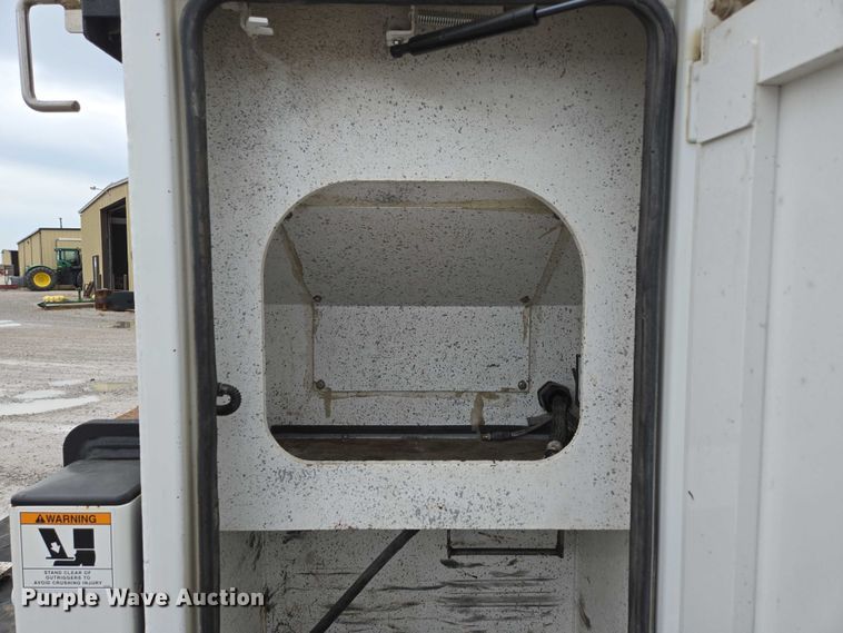 image for item ED1993 2015 Peterbilt PB337 utility / service truck