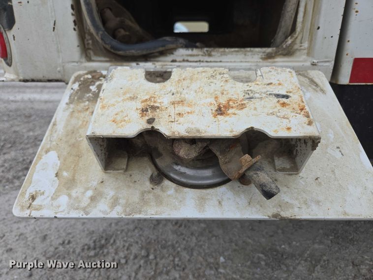 image for item ED1993 2015 Peterbilt PB337 utility / service truck