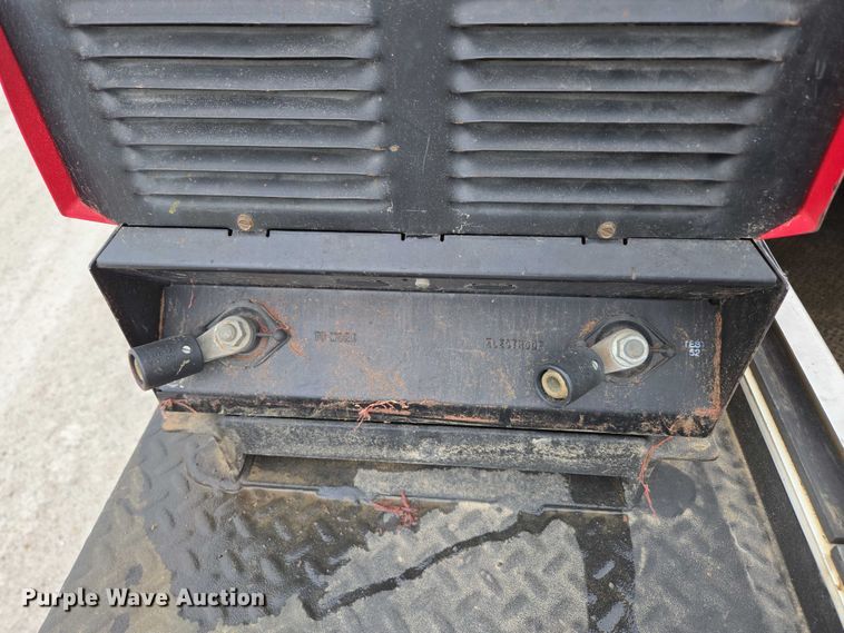 image for item ED1993 2015 Peterbilt PB337 utility / service truck